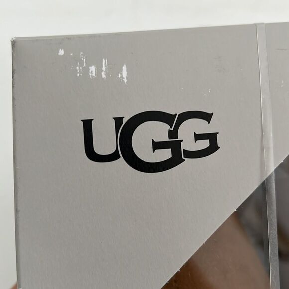 Ugg Caden Baby Bootie NIB 0-6 Months - Picture 10 of 10
